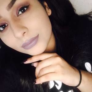 Meet your Posher, Cynthia